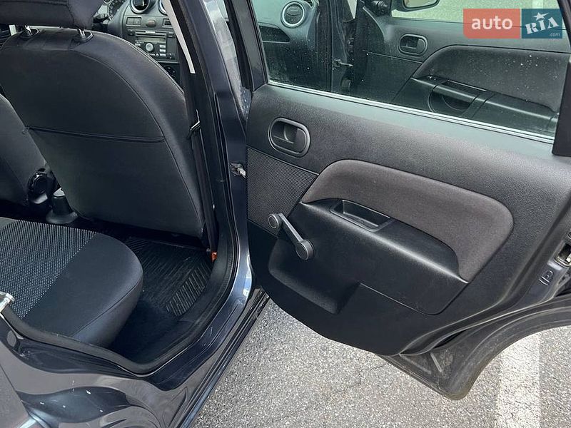 Хэтчбек Ford Fiesta 2007 в Киеве