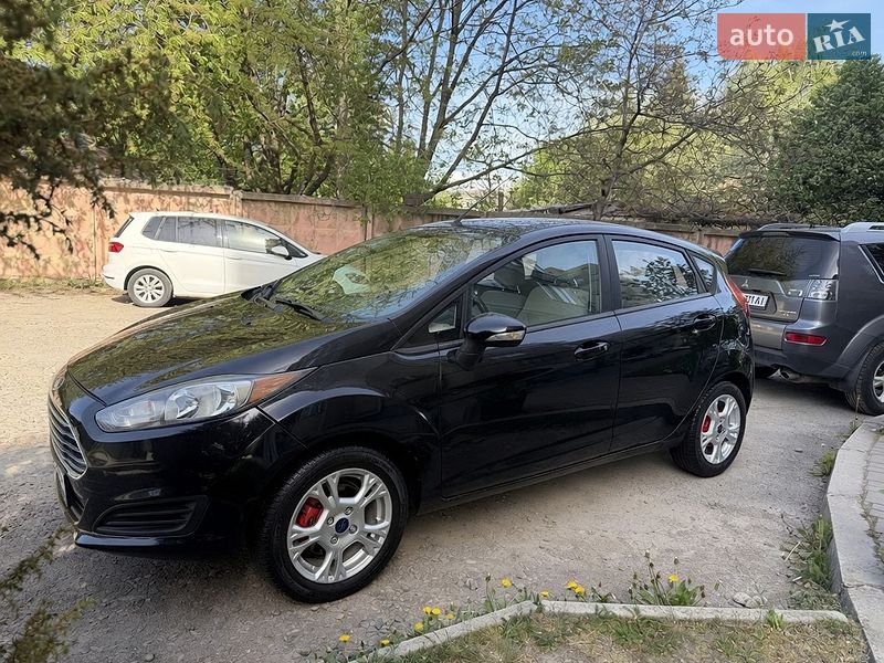 Хэтчбек Ford Fiesta 2016 в Львове