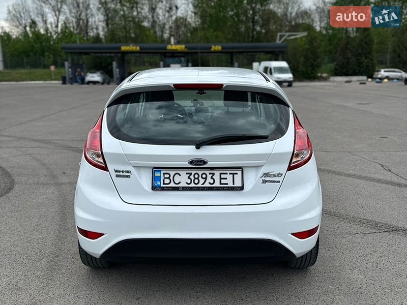 Хэтчбек Ford Fiesta 2016 в Львове