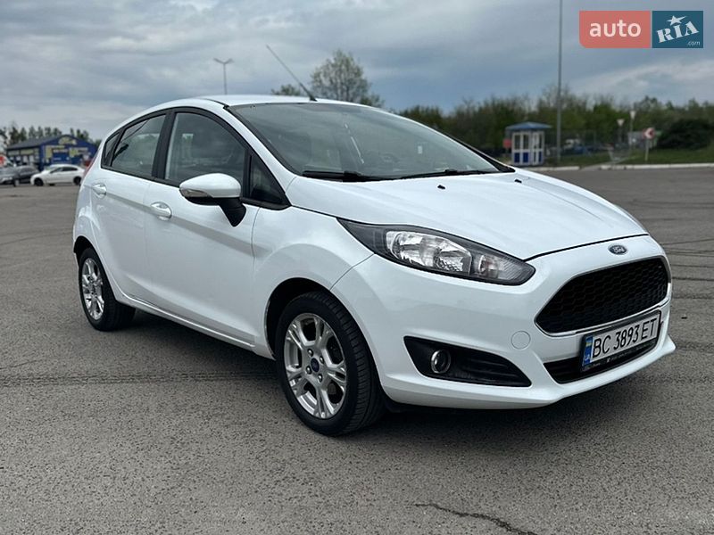 Хэтчбек Ford Fiesta 2016 в Львове