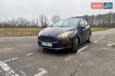 Хетчбек Ford Fiesta 2015 в Городку