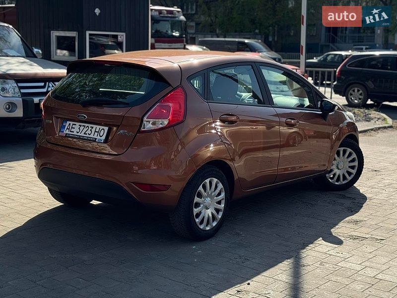 Хетчбек Ford Fiesta 2014 в Дніпрі