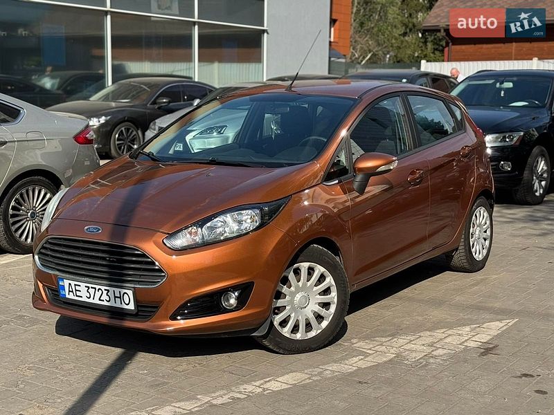 Хетчбек Ford Fiesta 2014 в Дніпрі