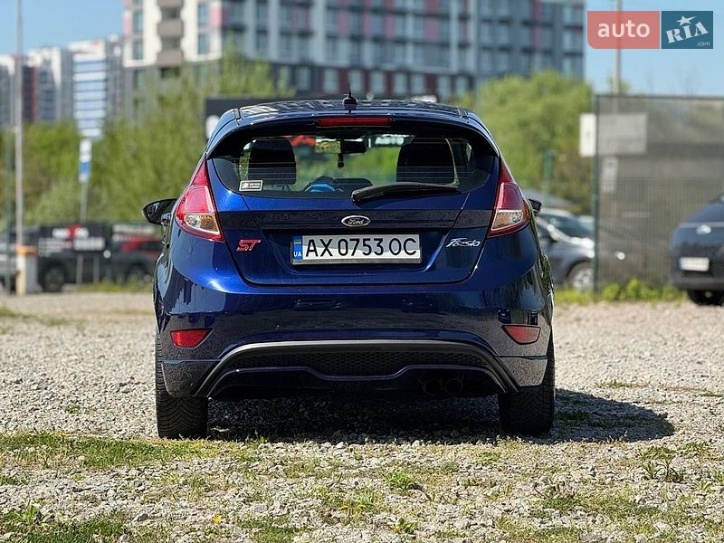 Хэтчбек Ford Fiesta 2015 в Киеве