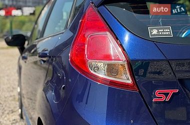 Хэтчбек Ford Fiesta 2015 в Киеве
