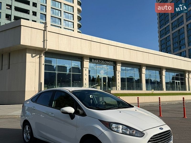 Седан Ford Fiesta 2017 в Днепре