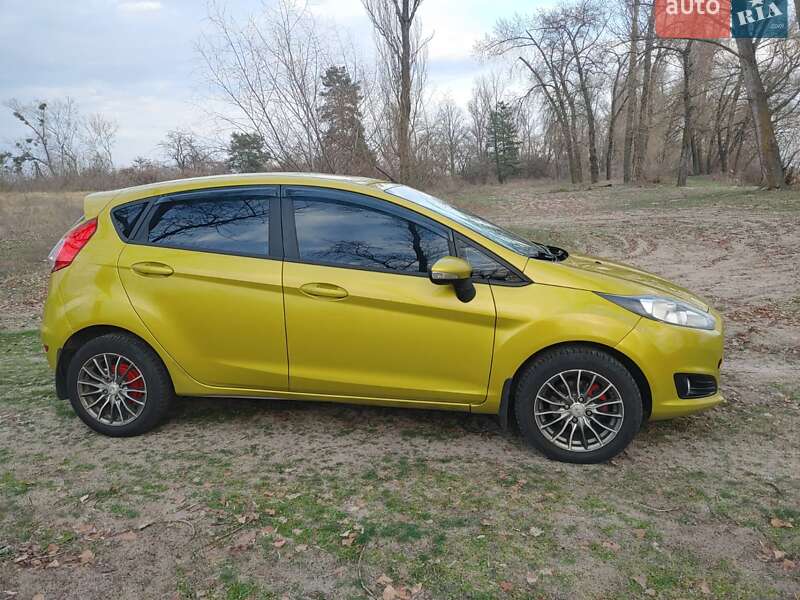 Хетчбек Ford Fiesta 2013 в Києві