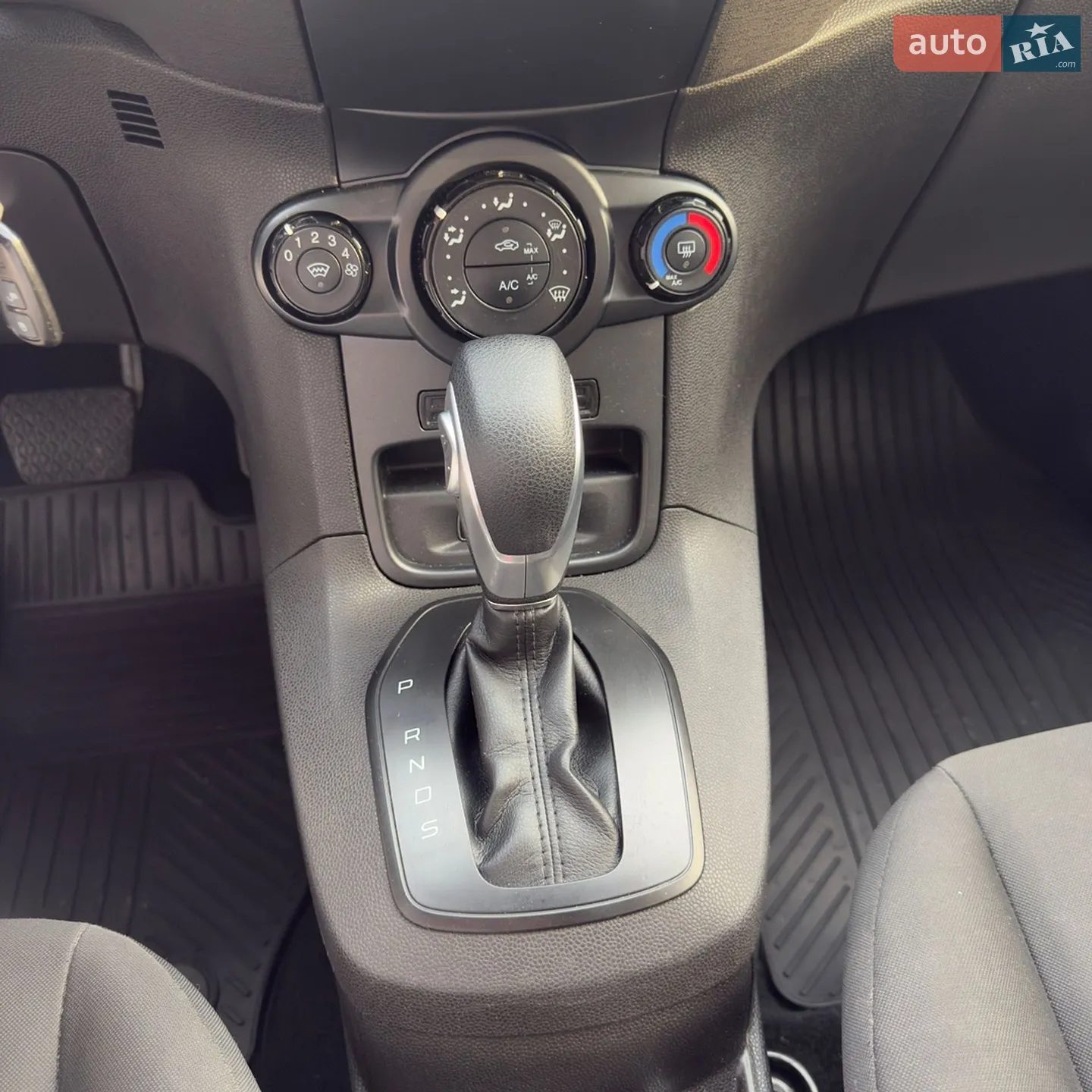 2016 Ford Fiesta - мініатюра 16