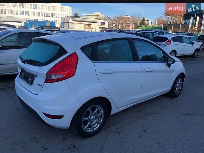 Хетчбек Ford Fiesta 2012 в Стрию
