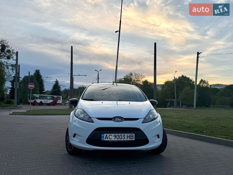 Хэтчбек Ford Fiesta 2010 в Луцке