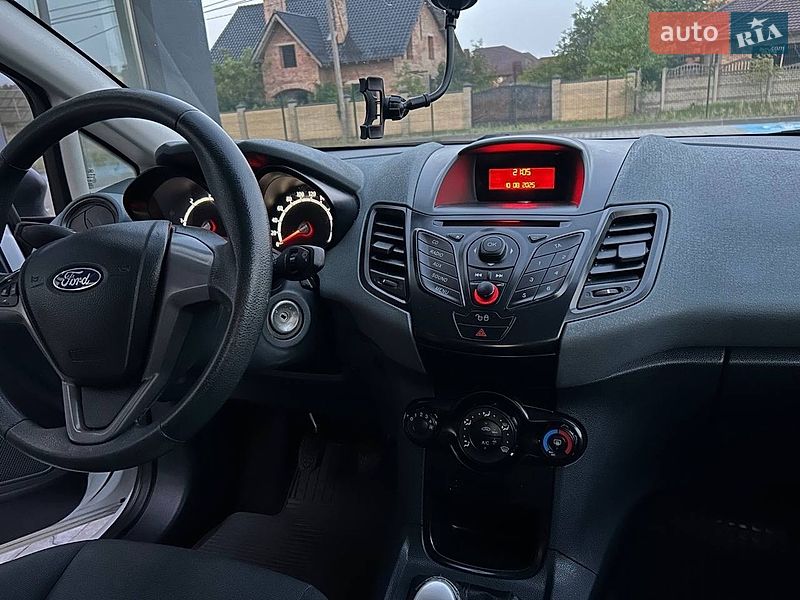 Хэтчбек Ford Fiesta 2010 в Луцке