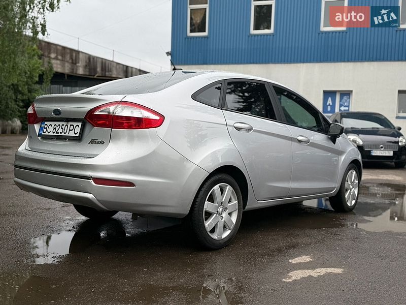 Седан Ford Fiesta 2017 в Львове