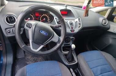 Хэтчбек Ford Fiesta 2012 в Карловке
