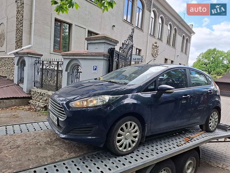 Хэтчбек Ford Fiesta 2015 в Киеве