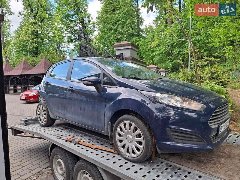 Хэтчбек Ford Fiesta 2015 в Киеве