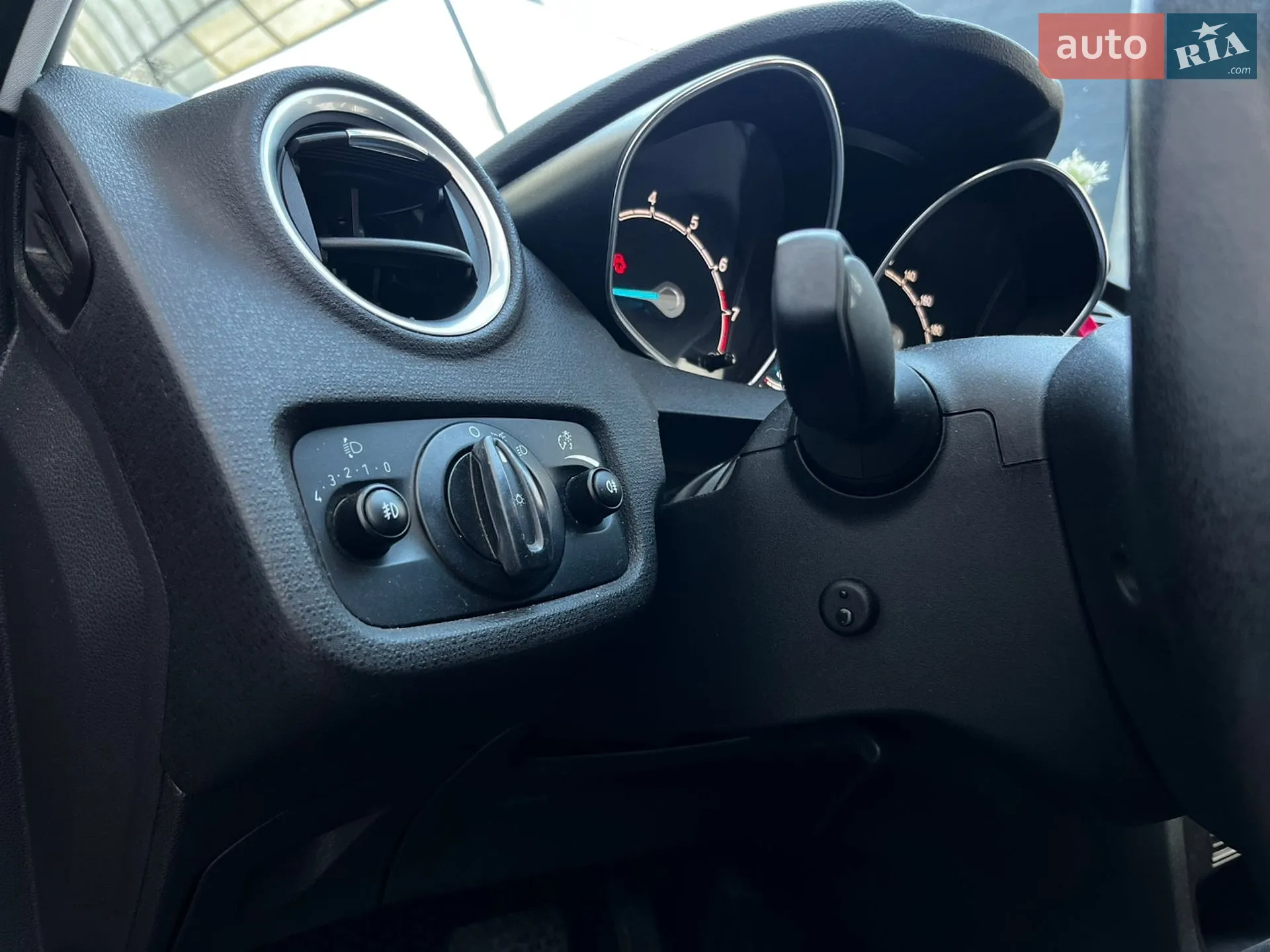 2015 Ford Fiesta - мініатюра 9