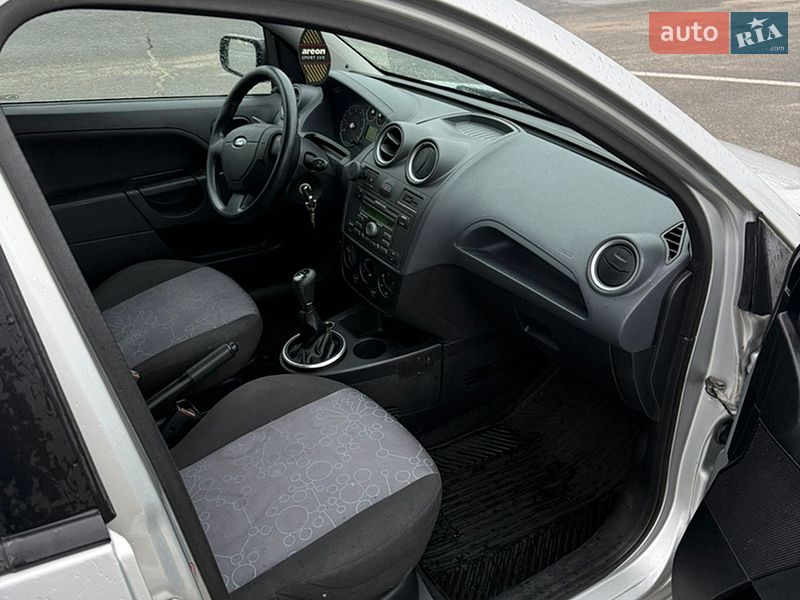 Хэтчбек Ford Fiesta 2007 в Киеве фото 12 Хэтчбек Ford Fiesta 2007 в Киеве