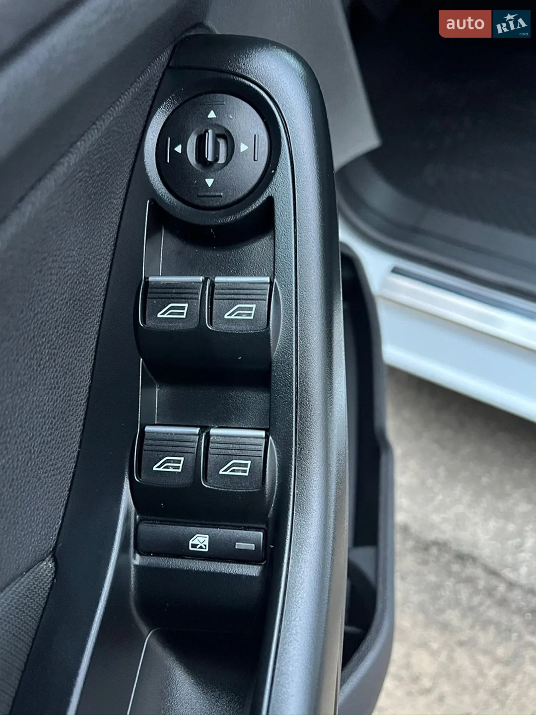 2015 Ford Fiesta - мініатюра 27