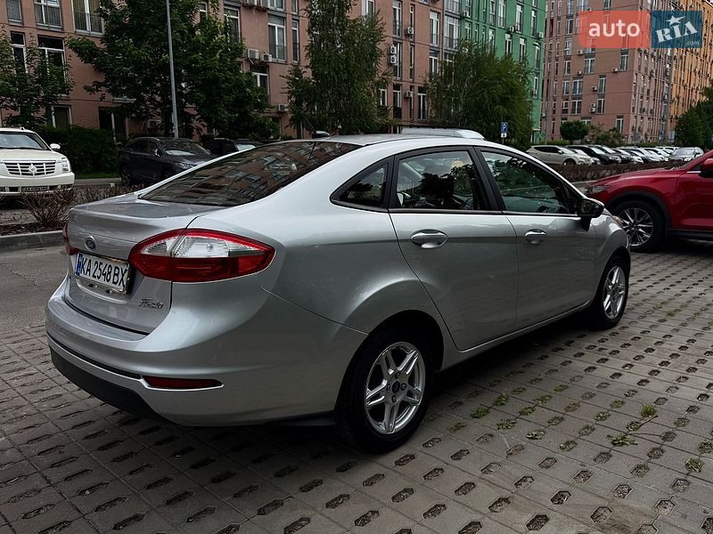 Седан Ford Fiesta 2017 в Києві