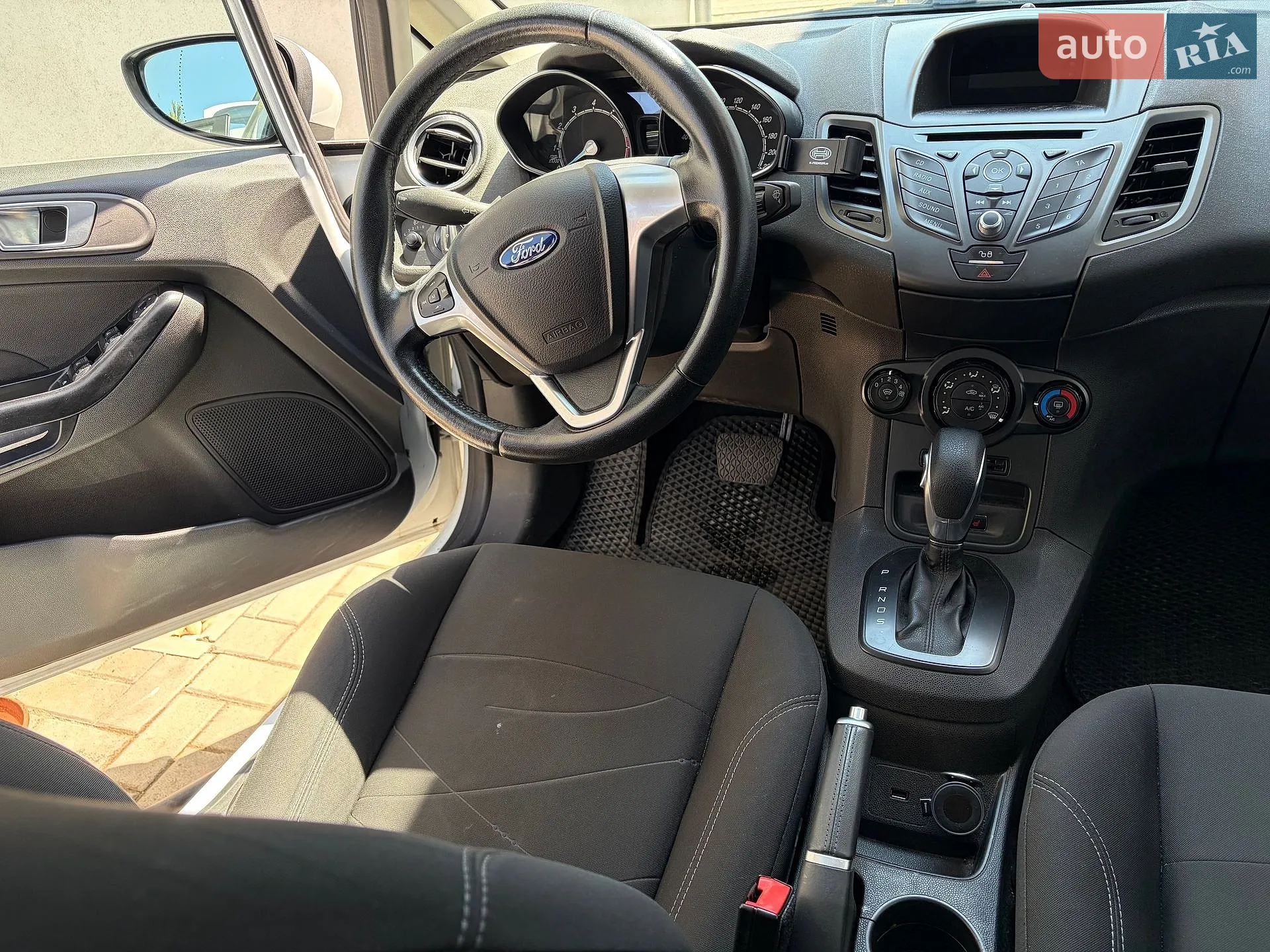 2016 Ford Fiesta - мініатюра 19