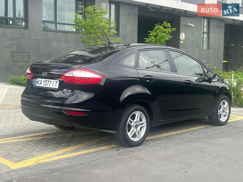 Седан Ford Fiesta 2018 в Києві