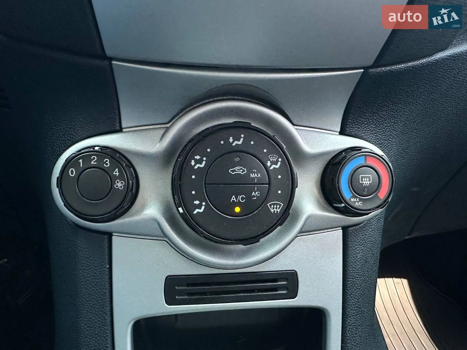 2012 Ford Fiesta - мініатюра 22