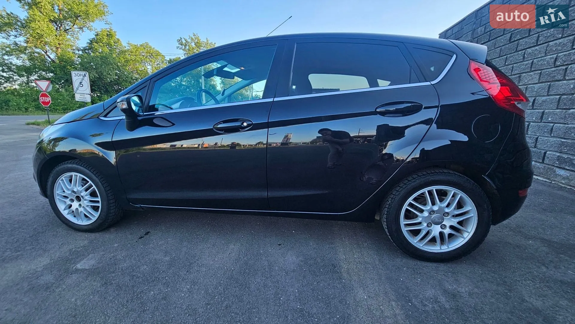 2011 Ford Fiesta - мініатюра 13