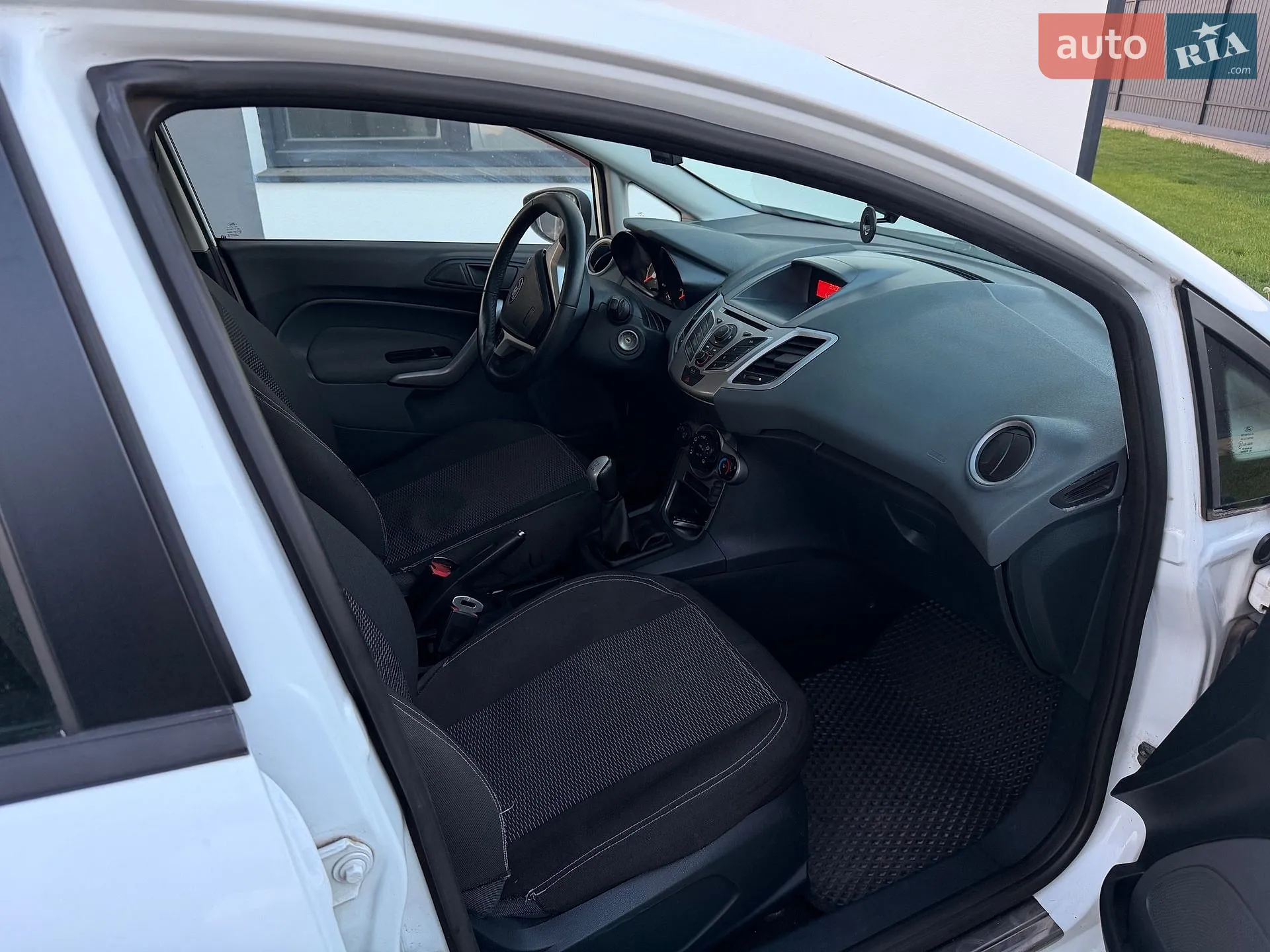 2011 Ford Fiesta - мініатюра 6