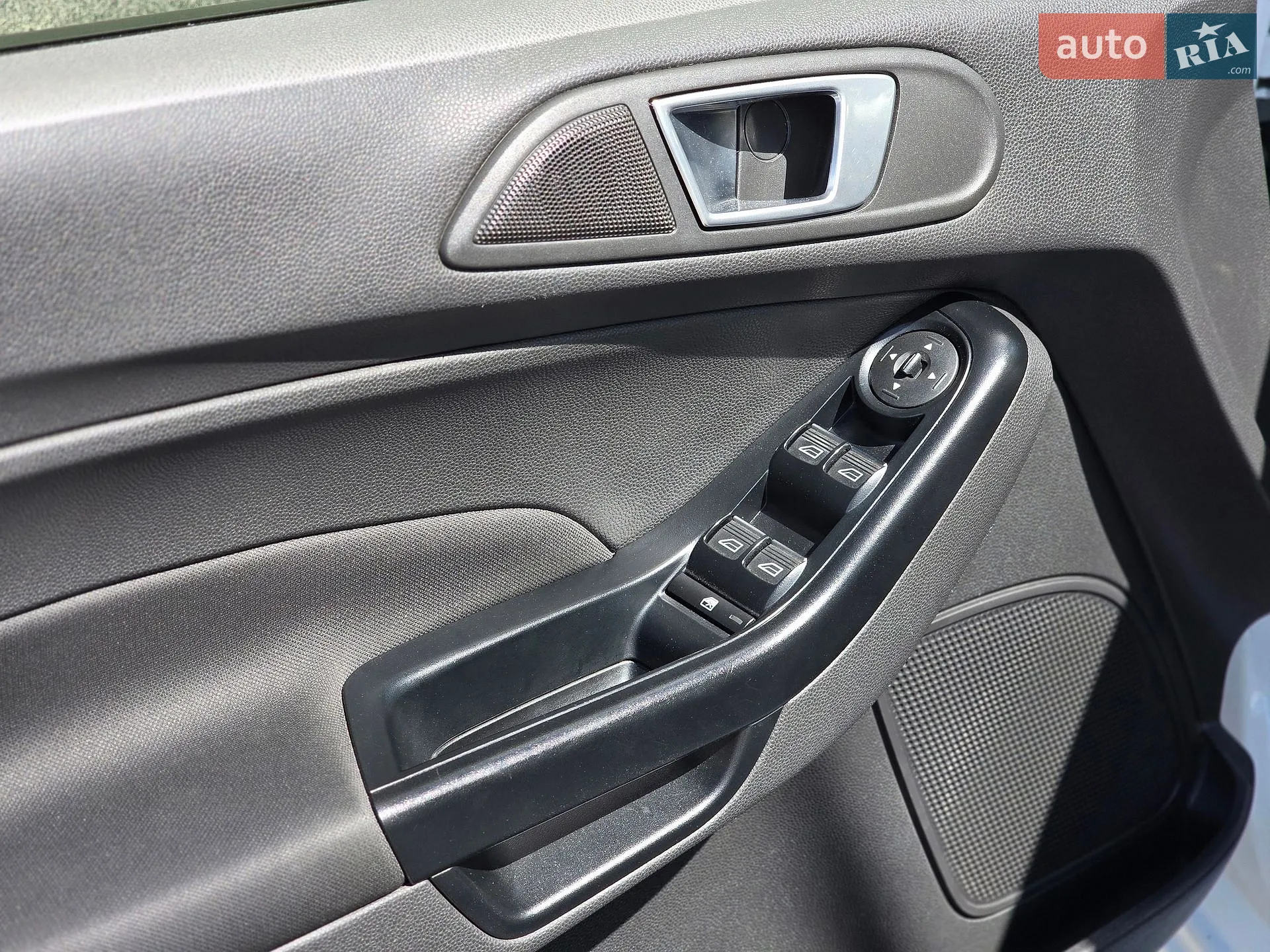 2015 Ford Fiesta - мініатюра 39