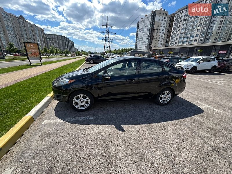 Седан Ford Fiesta 2014 в Бучі