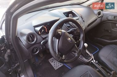 Седан Ford Fiesta 2015 в Дніпрі