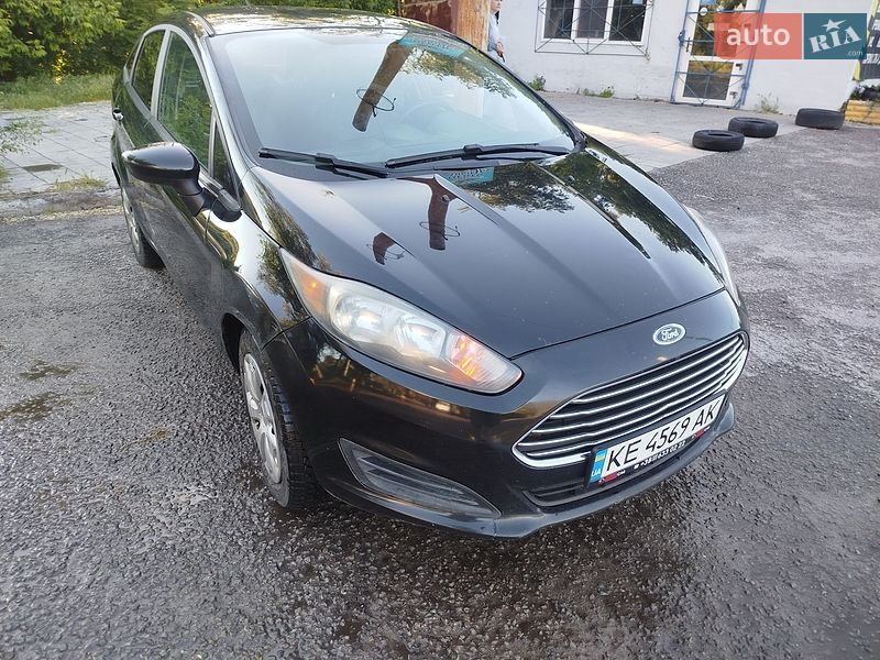 Седан Ford Fiesta 2015 в Днепре фото Седан Ford Fiesta 2015 в Днепре