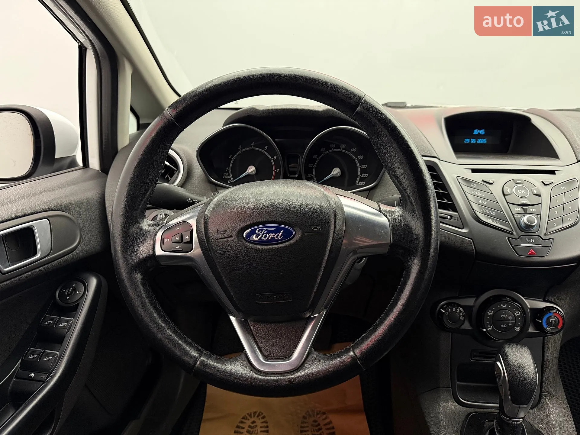 2015 Ford Fiesta - мініатюра 15