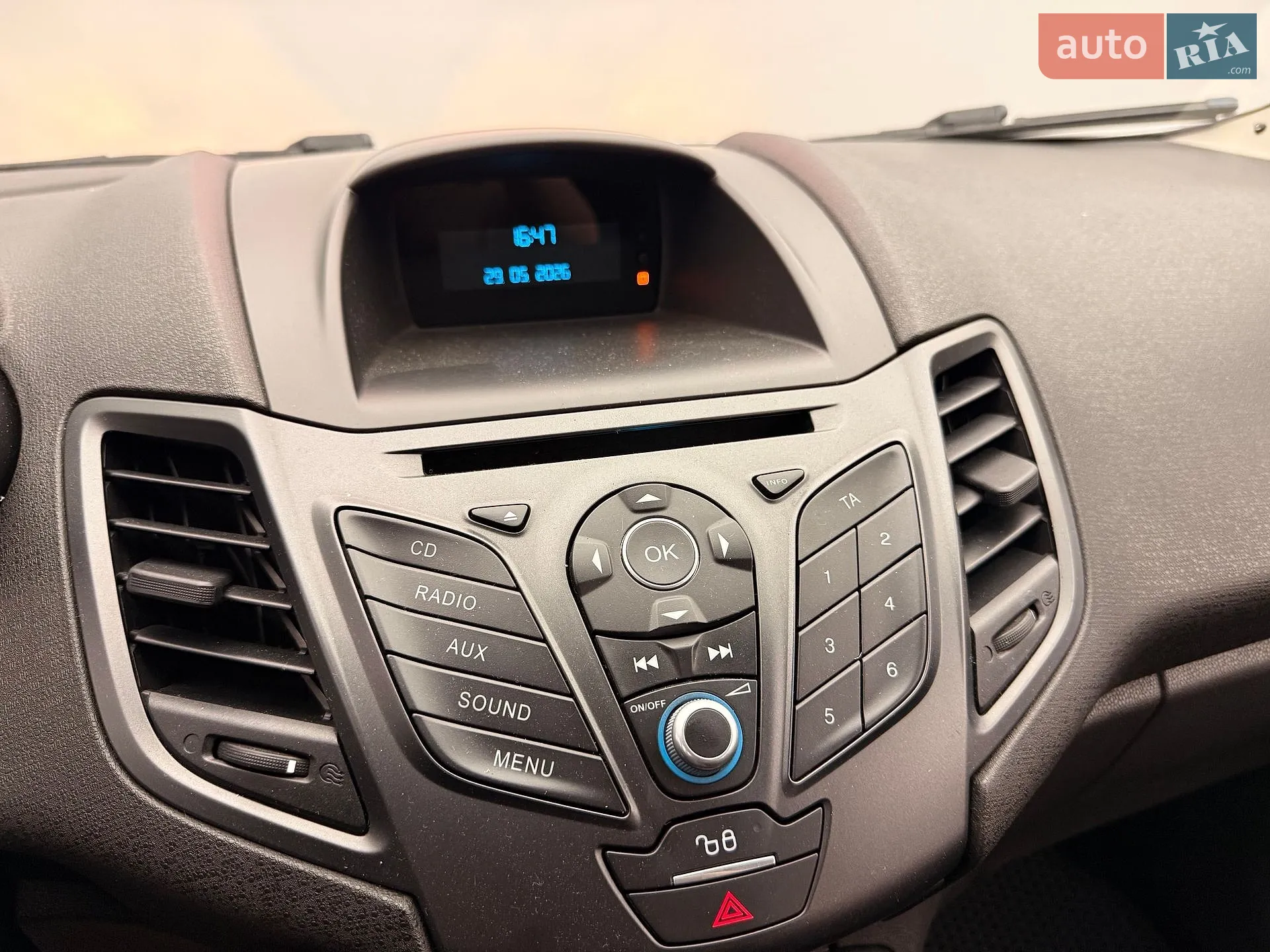 2015 Ford Fiesta - мініатюра 17