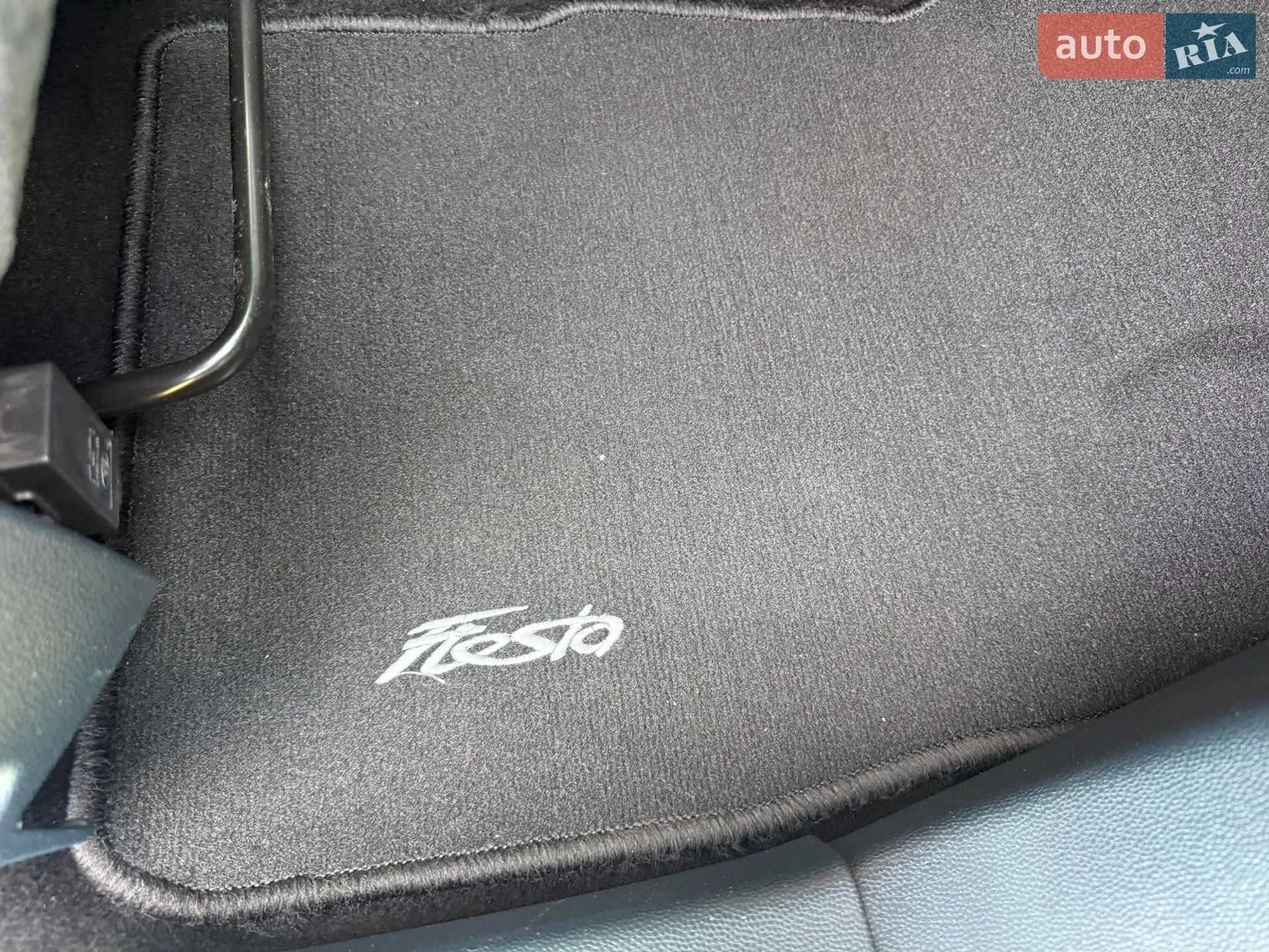 2011 Ford Fiesta - мініатюра 19