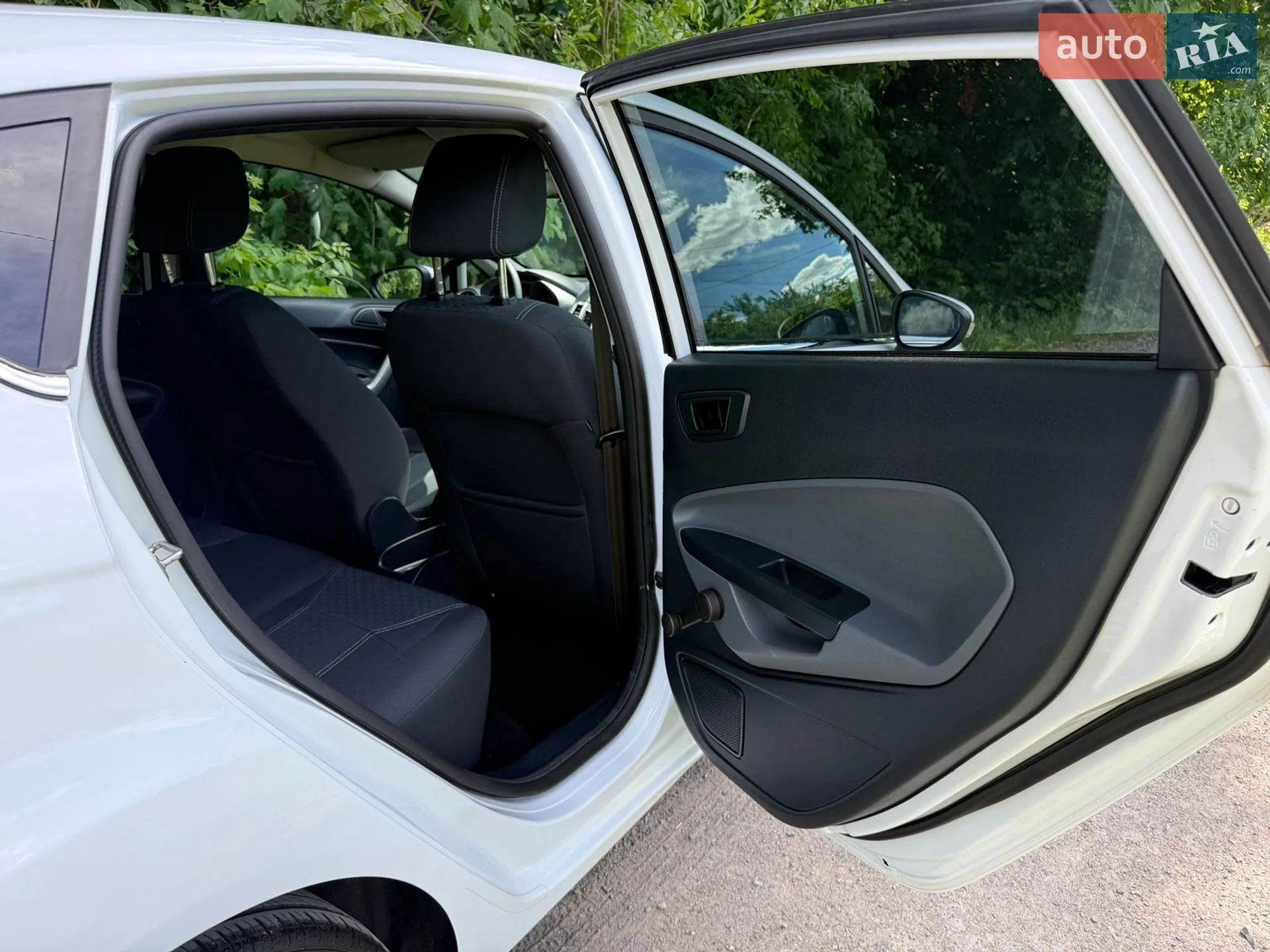 2011 Ford Fiesta - мініатюра 23