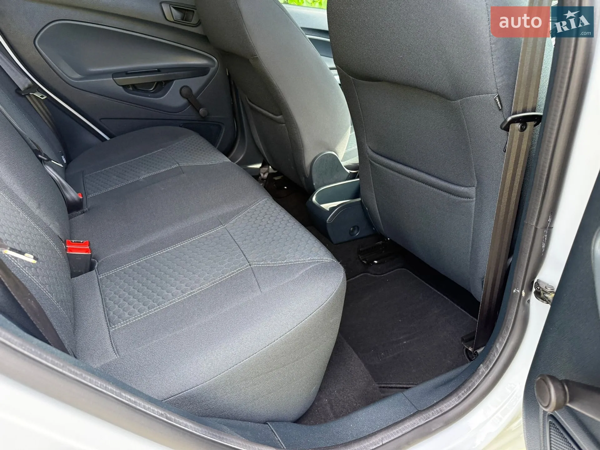 2011 Ford Fiesta - мініатюра 24