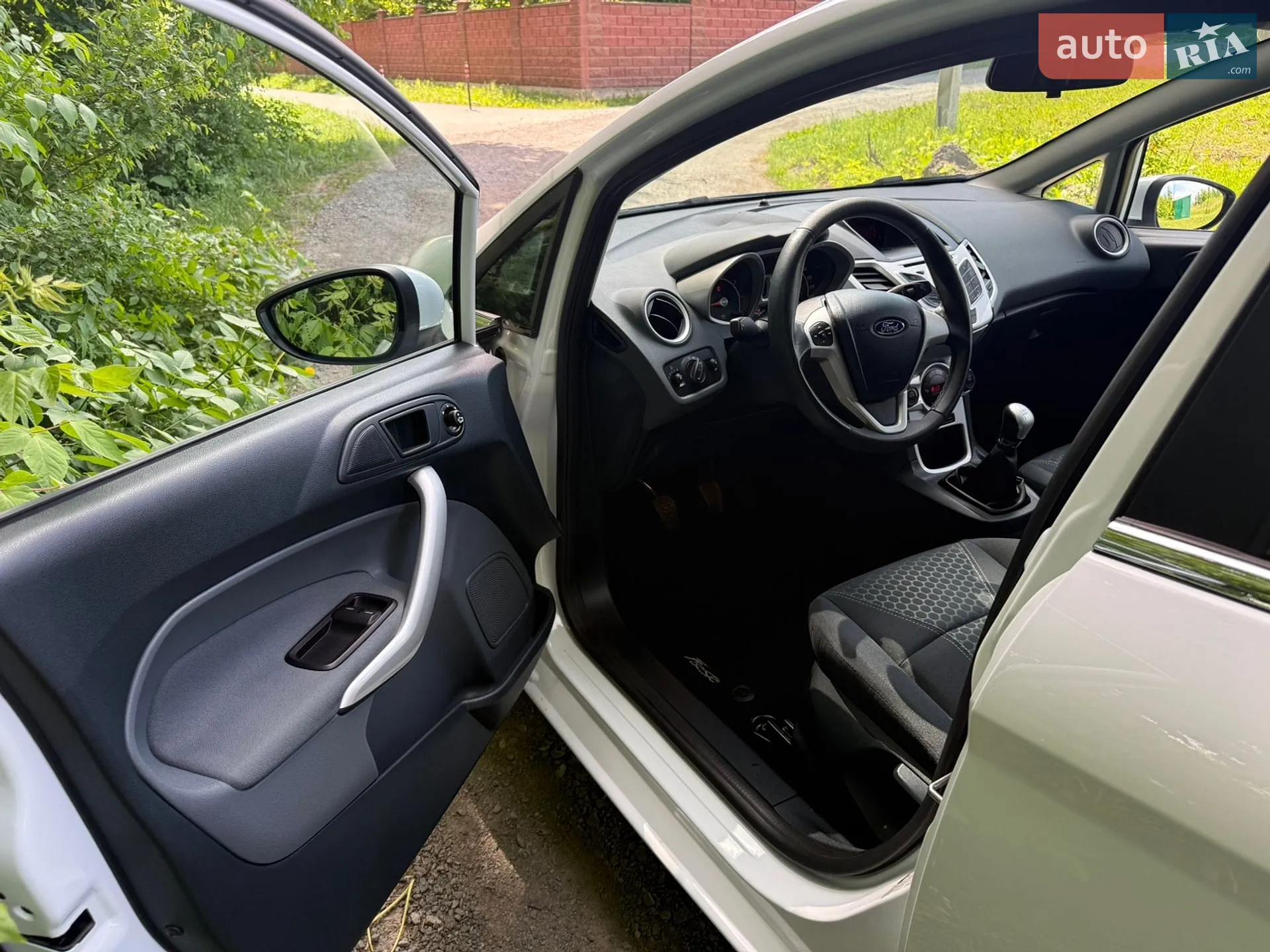 2011 Ford Fiesta - мініатюра 30