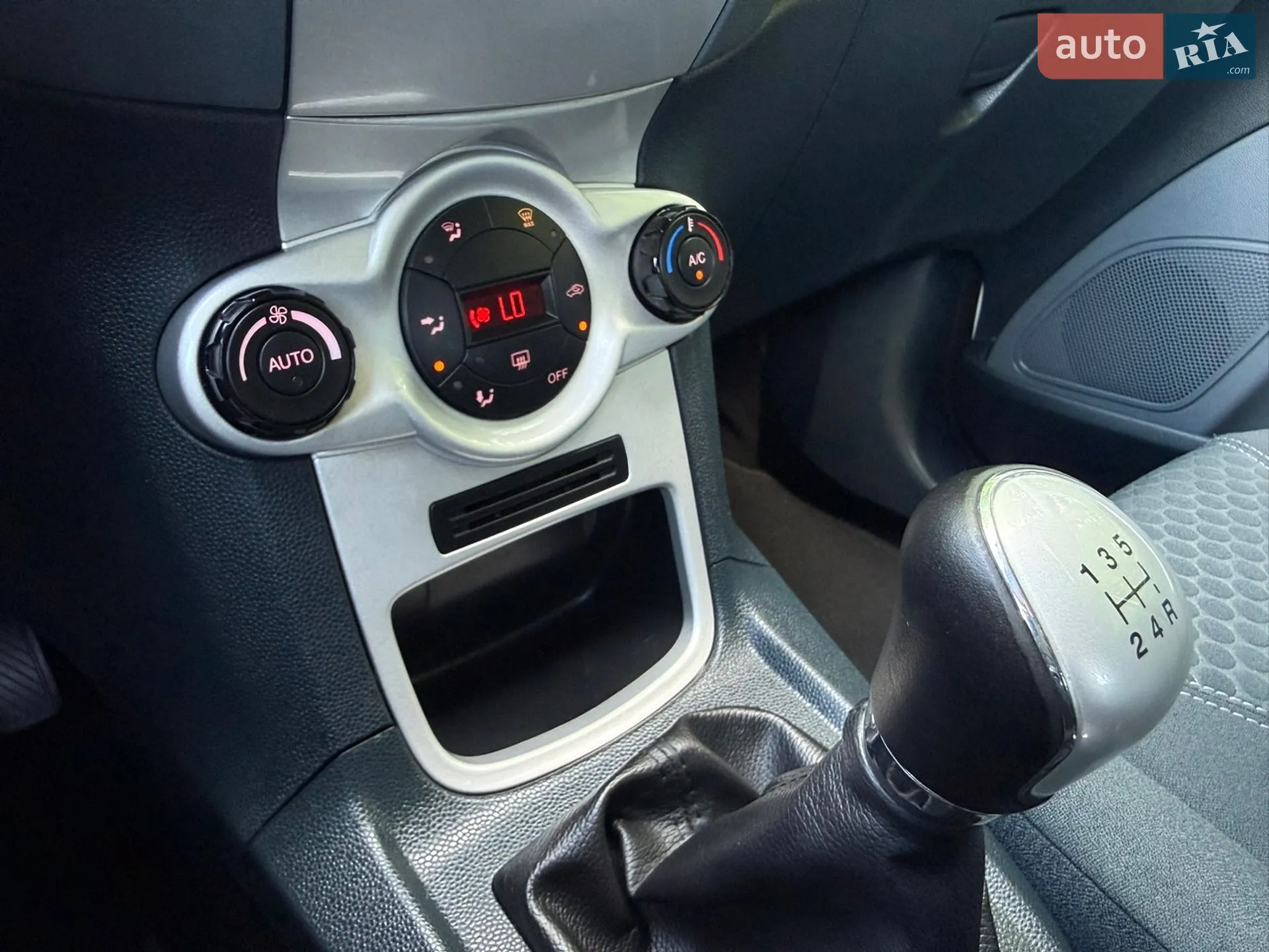 2011 Ford Fiesta - мініатюра 39
