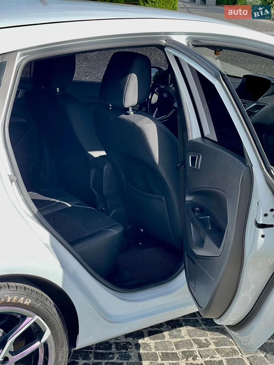 2013 Ford Fiesta - мініатюра 25