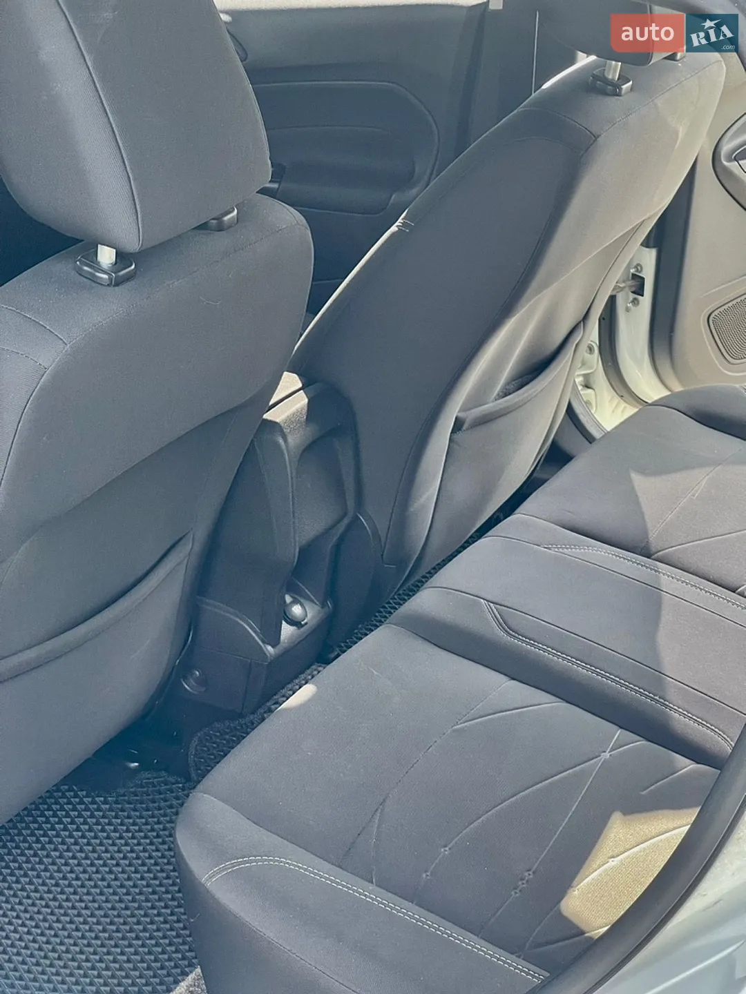 2013 Ford Fiesta - мініатюра 46
