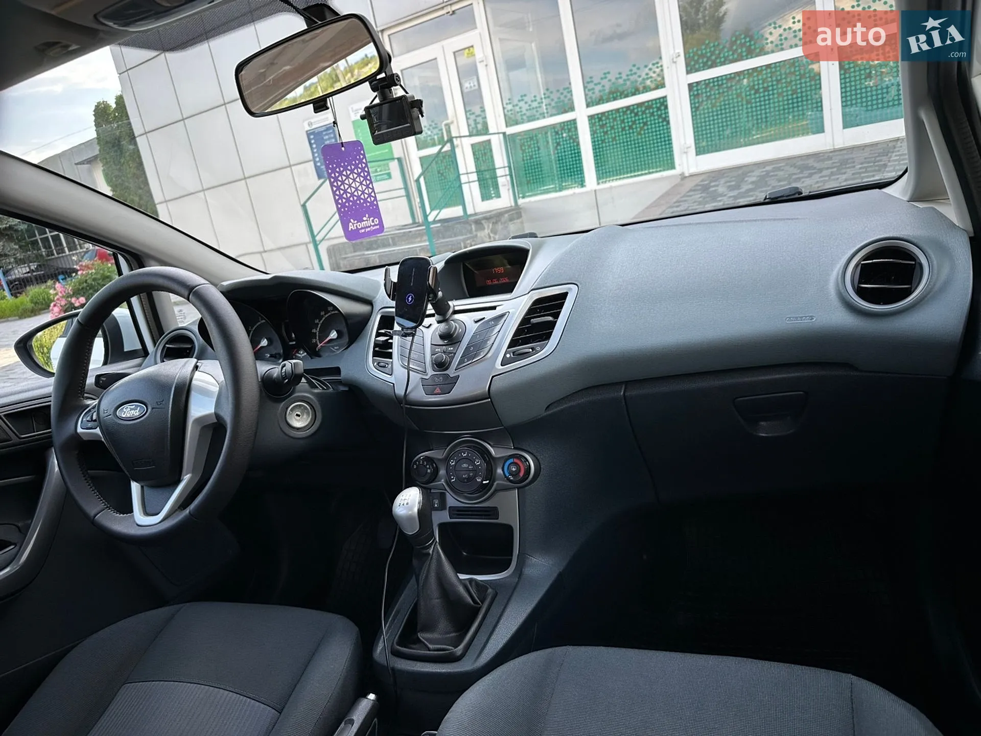 2010 Ford Fiesta - мініатюра 13