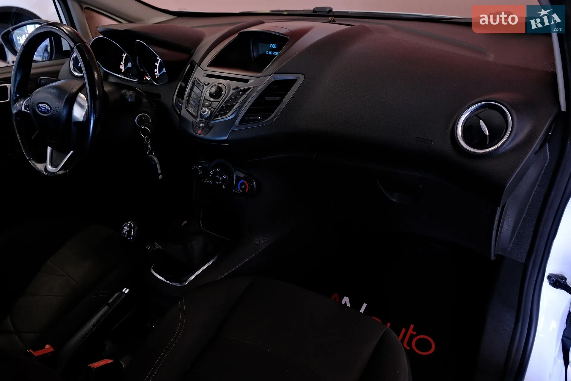 2013 Ford Fiesta - мініатюра 35