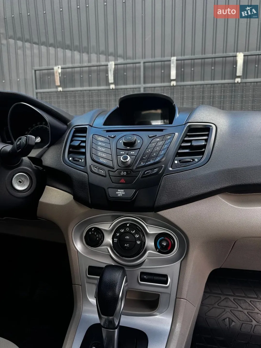 2013 Ford Fiesta - мініатюра 9