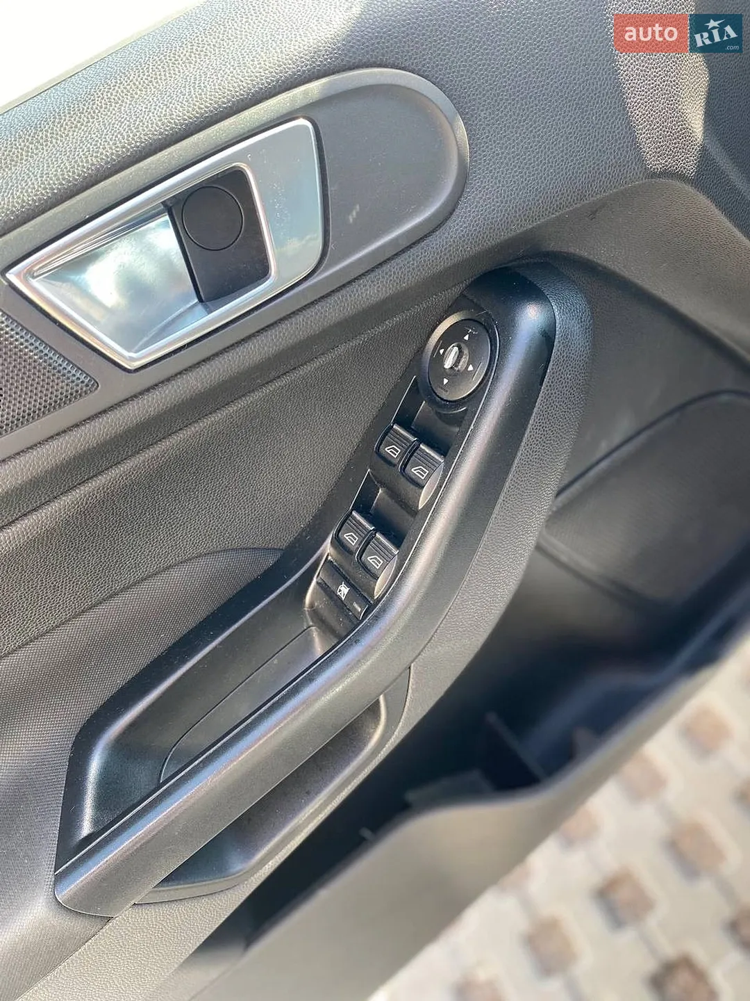 2013 Ford Fiesta - мініатюра 27