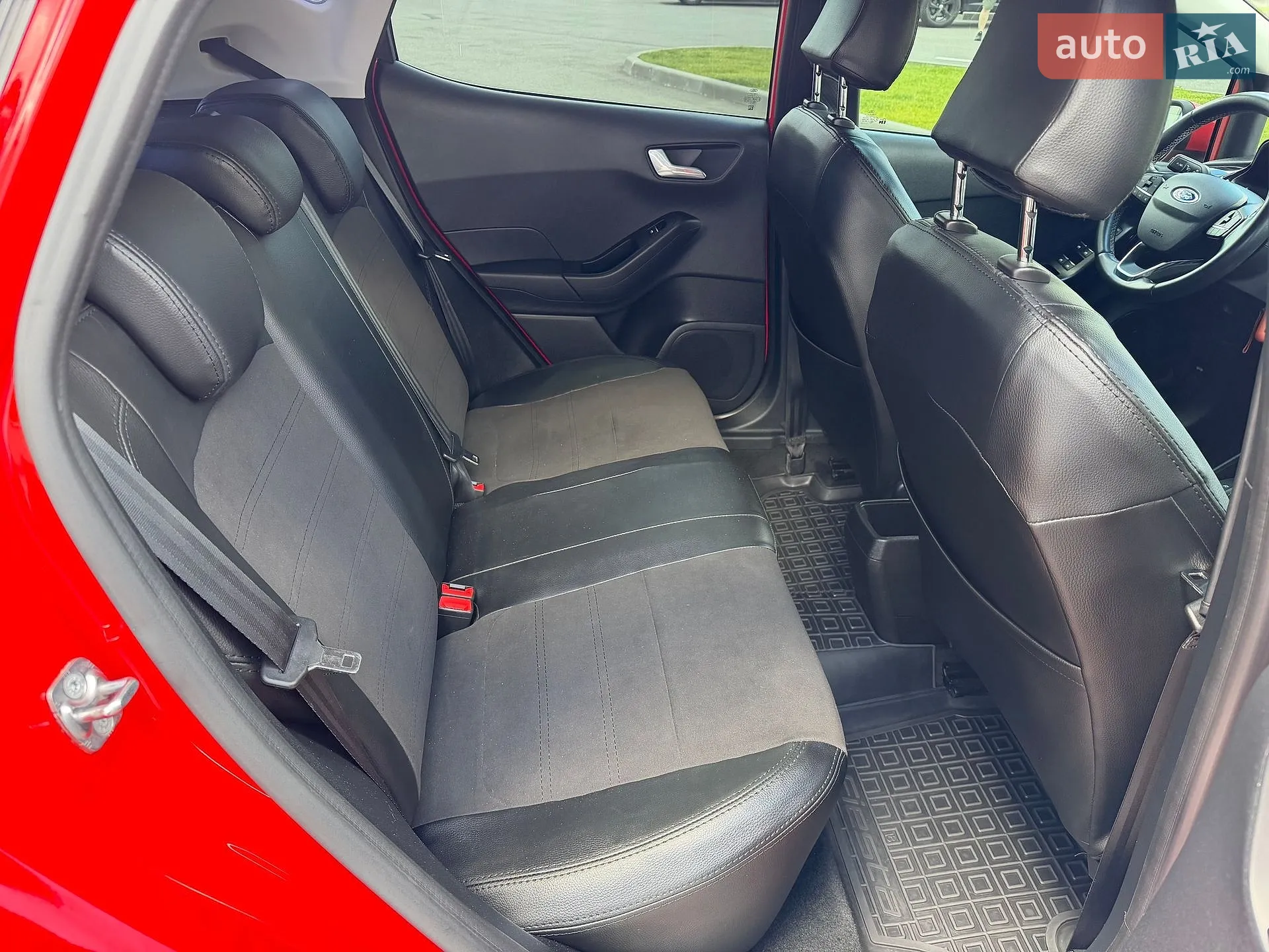 2018 Ford Fiesta - мініатюра 17