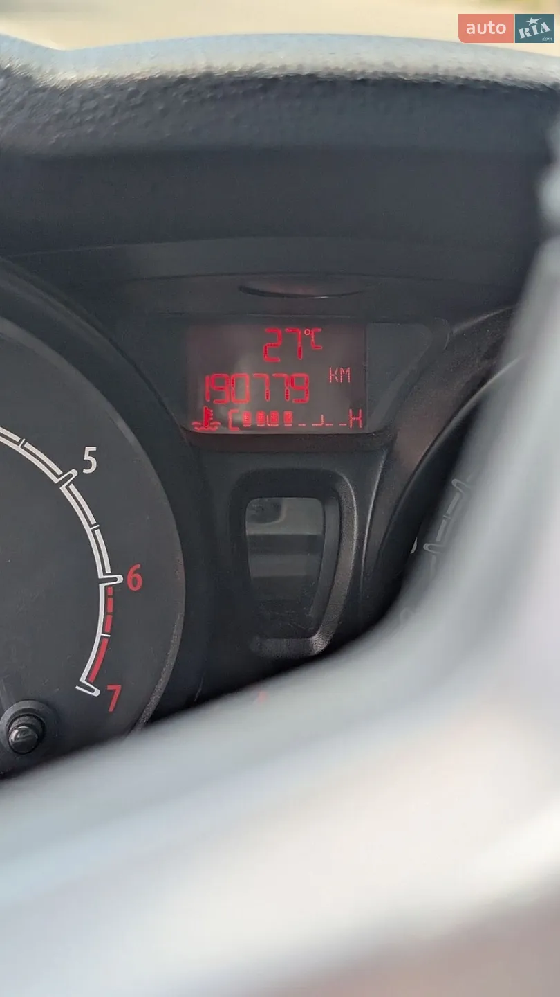 2012 Ford Fiesta - мініатюра 11