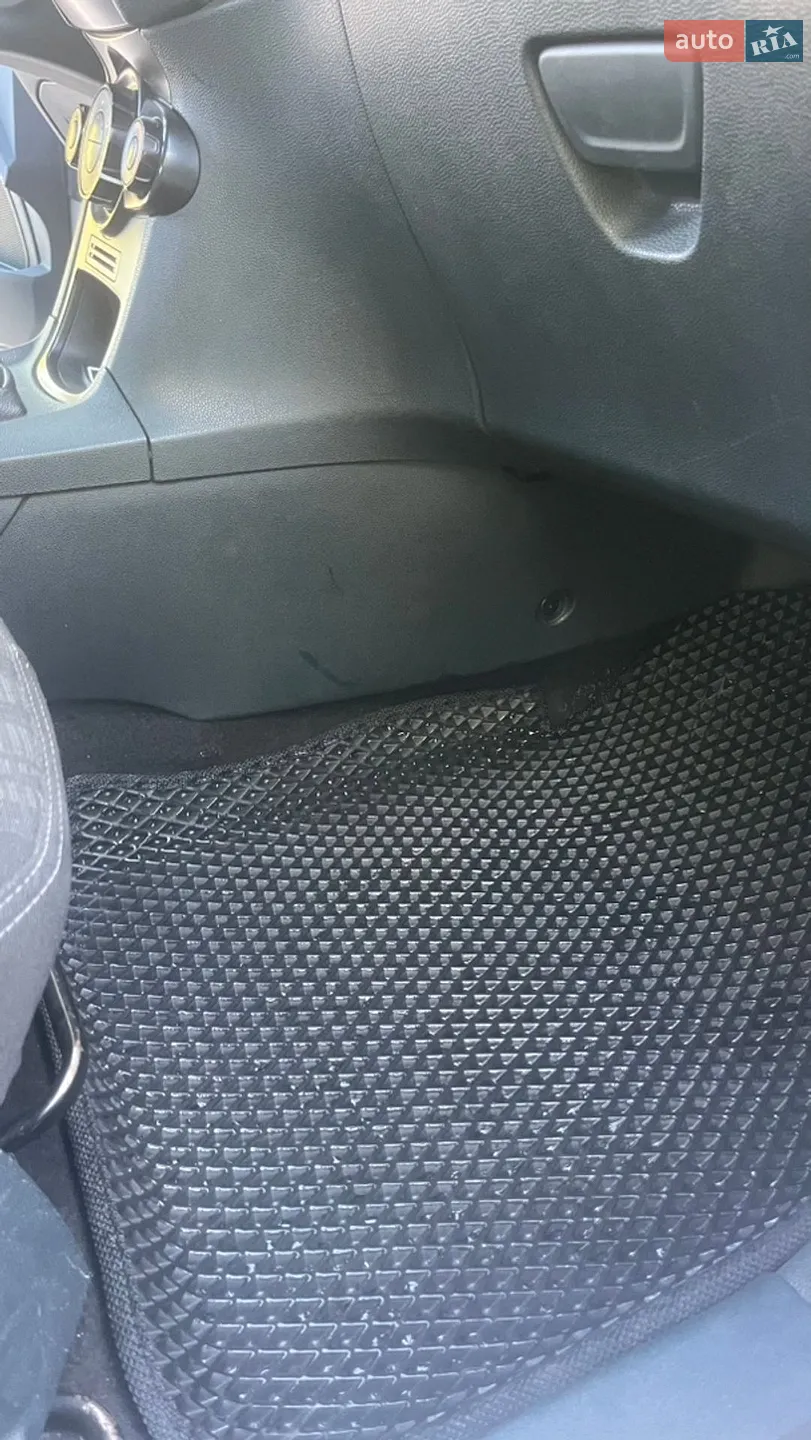 2012 Ford Fiesta - мініатюра 12