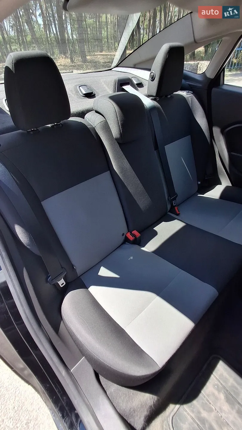2017 Ford Fiesta - мініатюра 12