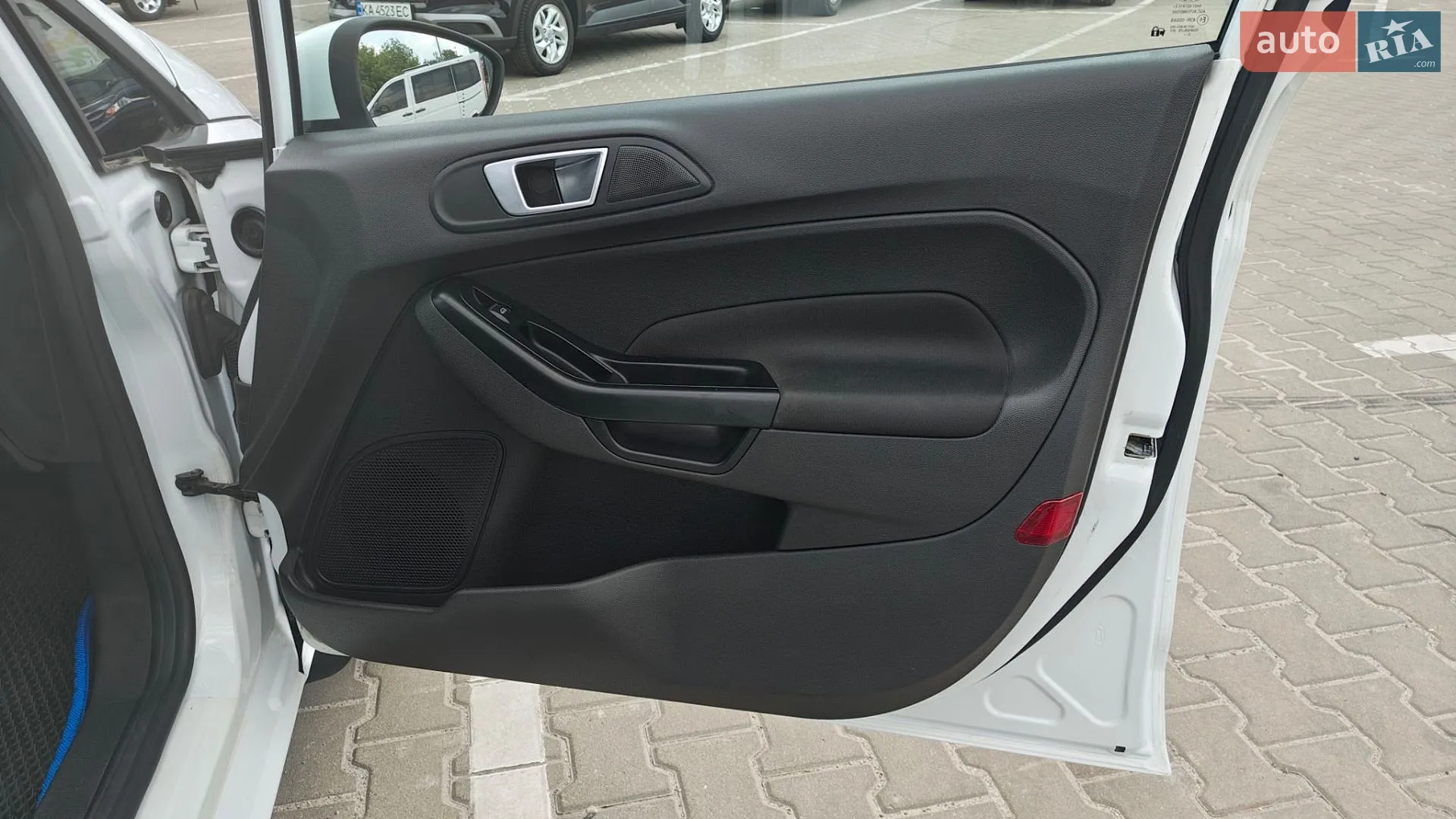 2013 Ford Fiesta - мініатюра 25